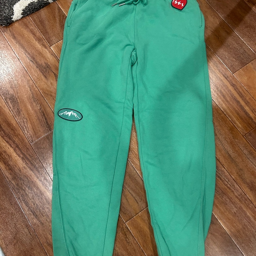 AERIE Green Jogger Pants. Ski design.